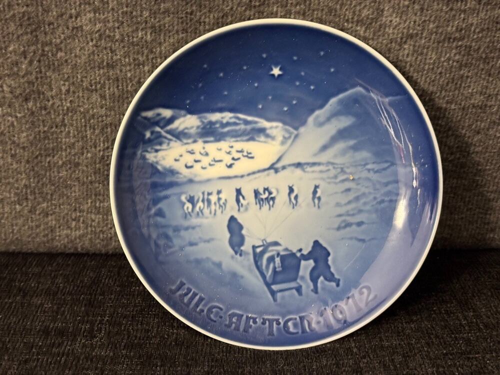 Copenhagen of Denmark-"Christmas in Greenland"- Porcelain Plate 1972 - 7"